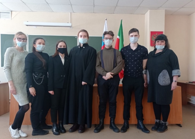 Студенты Казанского филиала РГУП провели показательный процесс для учеников казанской гимназии 